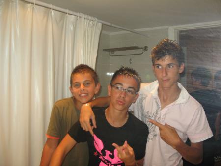 moi et mon frangin ( et quentinnn en incruste lol jtm ti boy)